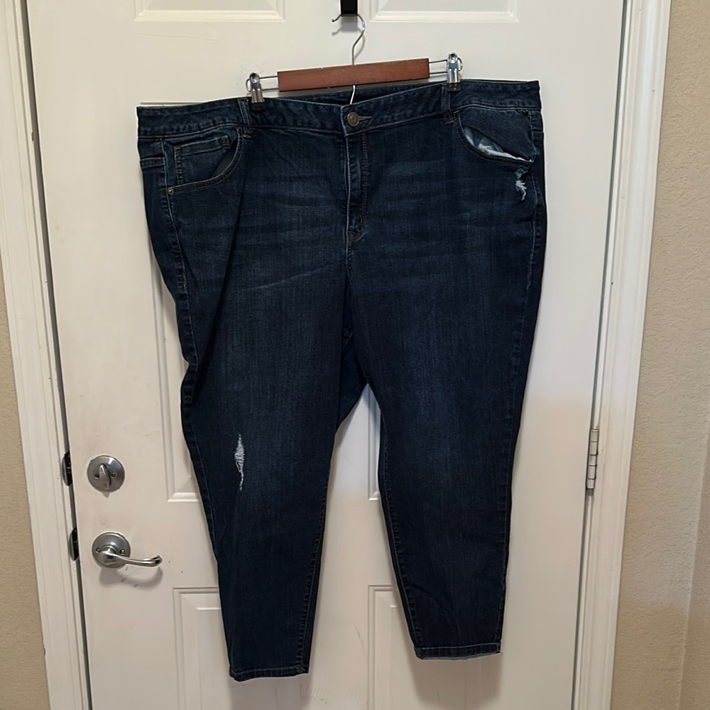 Venezia Blue Ankle Cropped Jeans with Distressed Details